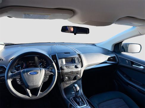 Used 2017 Ford Edge SE w/ Cargo Accessory Package image 22