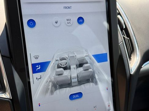 Used 2024 Ford Edge Titanium image 28