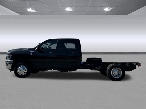 New 2025 RAM 3500 Tradesman w/ Chrome Appearance Group image 4