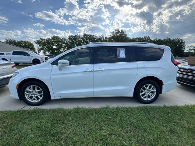 Used 2021 Chrysler Pacifica Touring-L FWD image 4