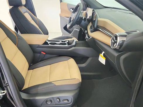 New 2026 Chevrolet Equinox ACTIV w/ Convenience Package III AWD/4WD image 37