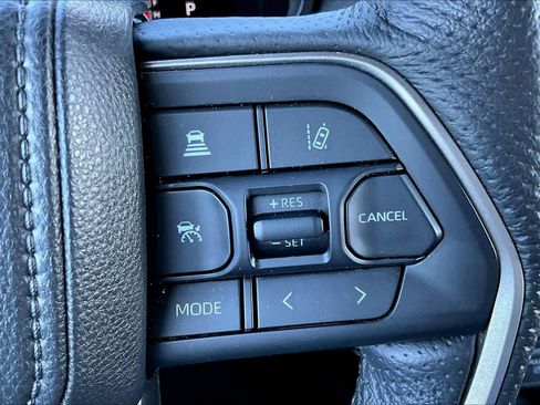 Used 2025 Toyota Tundra Limited image 21