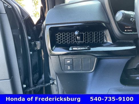 Certified 2025 Honda CR-V Sport Touring image 40