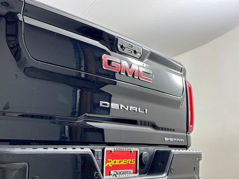 Used 2022 GMC Sierra 3500 Denali w/ Denali Ultimate Package image 24