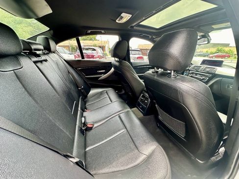 Used 2018 BMW 330i xDrive Sedan w/ M Sport Package AWD/4WD image 16