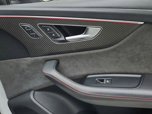 Used 2022 Audi RS Q8 w/ Luxury Package image 44