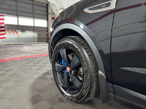 Used 2020 Jaguar E-PACE SE image 7