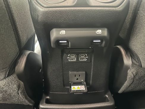 Used 2025 Jeep Wrangler Unlimited Sahara w/ Safety Group AWD/4WD image 23
