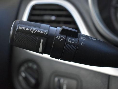 Used 2020 Dodge Journey SE image 23