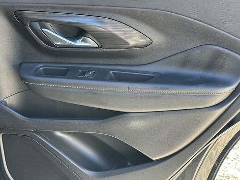 Used 2024 GMC Terrain SLE image 16