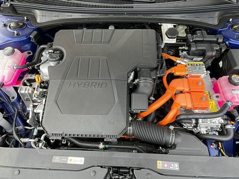 New 2025 Hyundai Elantra Limited image 35