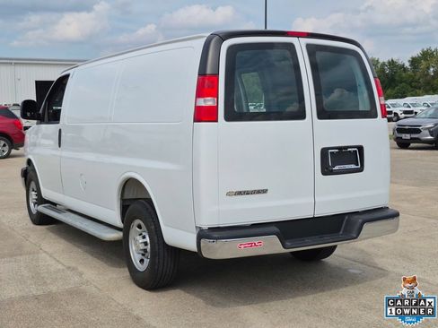 Used 2025 Chevrolet Express 2500 w/ Driver Convenience Package RWD image 5