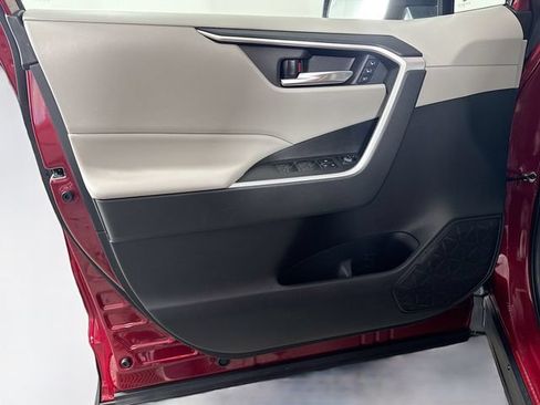 Certified 2022 Toyota RAV4 XLE Premium AWD/4WD image 13