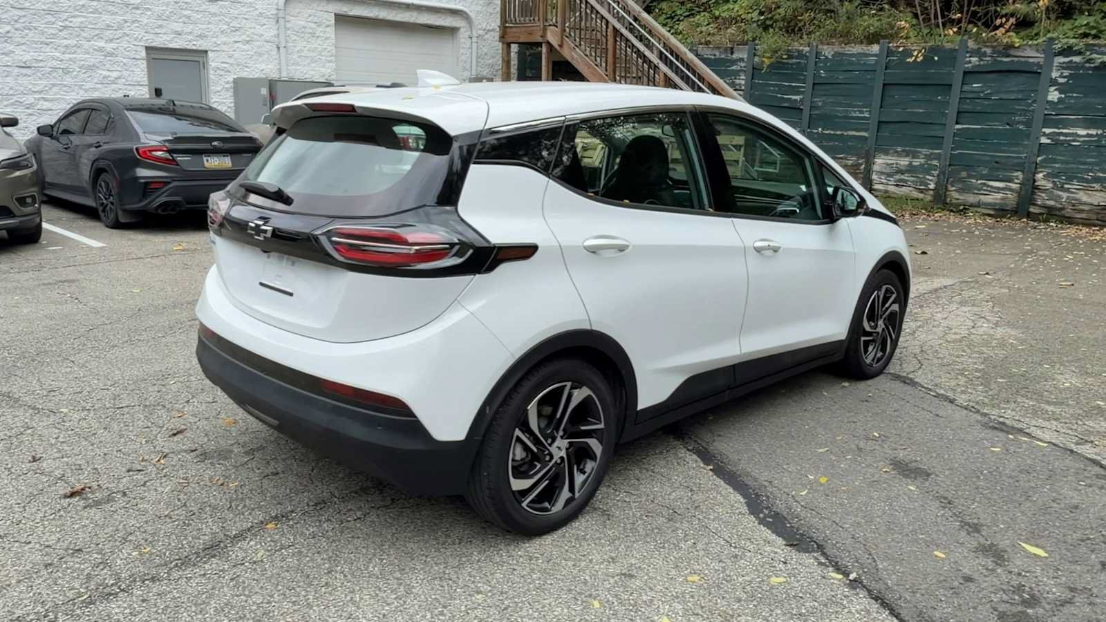 Used 2023 Chevrolet Bolt LT w/ Infotainment Package FWD image 9