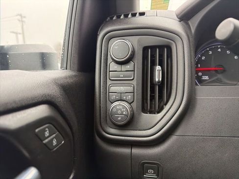 Used 2021 Chevrolet Silverado 2500 Custom w/ Custom Value Package image 40