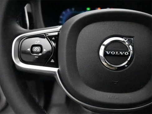 Used 2023 Volvo XC60 B5 Plus w/ Protection Package Premier image 15