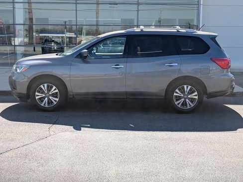 Used 2017 Nissan Pathfinder SL w/ Cargo Package image 3