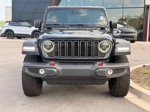 Used 2025 Jeep Wrangler Unlimited Rubicon AWD/4WD image 8