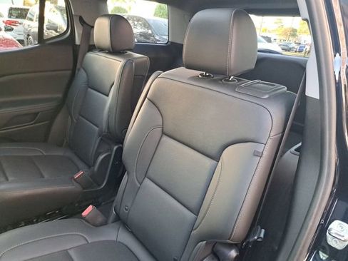 Used 2021 GMC Acadia SLT w/ Elevation Edition image 12