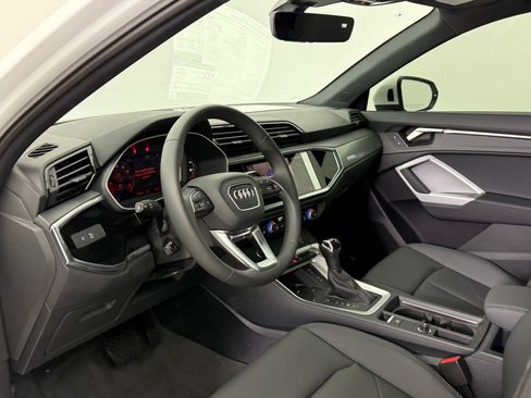 Used 2025 Audi Q3 2.0T Premium w/ Convenience Package AWD/4WD image 4