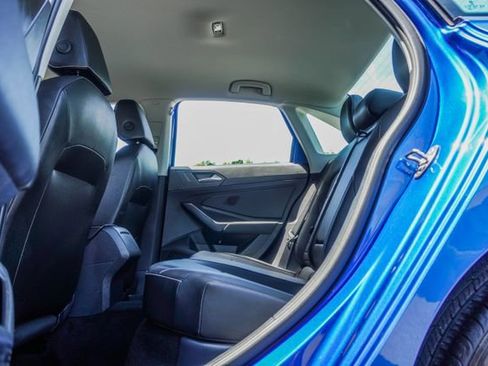 Used 2024 Volkswagen Jetta SE FWD image 37