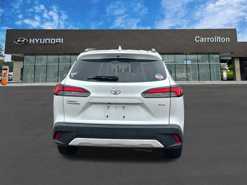 Used 2023 Toyota Corolla Cross XLE w/ Convenience Package image 6