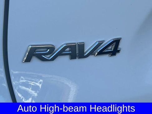 Used 2025 Toyota RAV4 XLE image 21