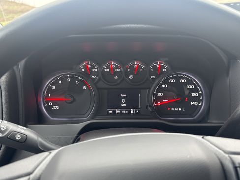 Used 2026 Chevrolet Silverado 2500 Custom w/ Custom Value Package image 21