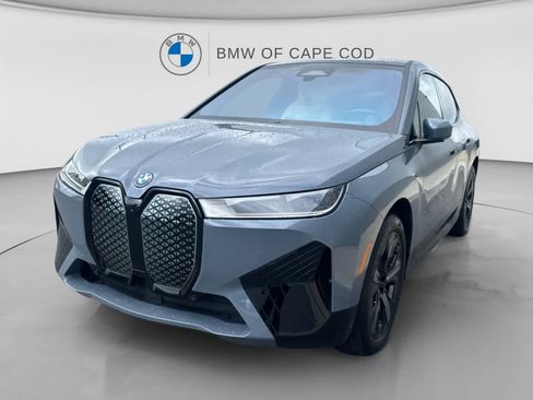 Certified 2024 BMW iX xDrive50 w/ Premium Package AWD/4WD image 4
