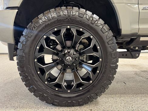 Used 2019 Ford F250 Platinum w/ Platinum Ultimate Package AWD/4WD image 10