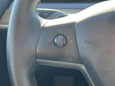 Used 2020 Tesla Model Y Long Range image 28