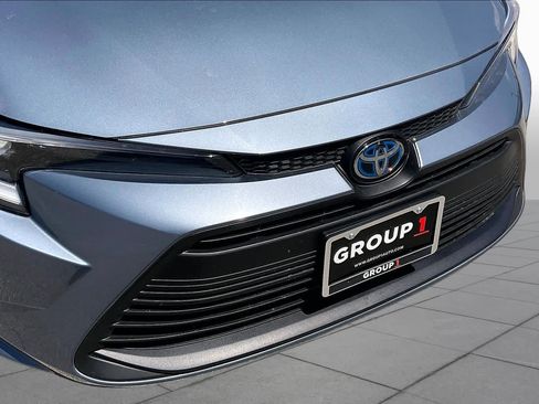 Used 2025 Toyota Corolla LE FWD image 61