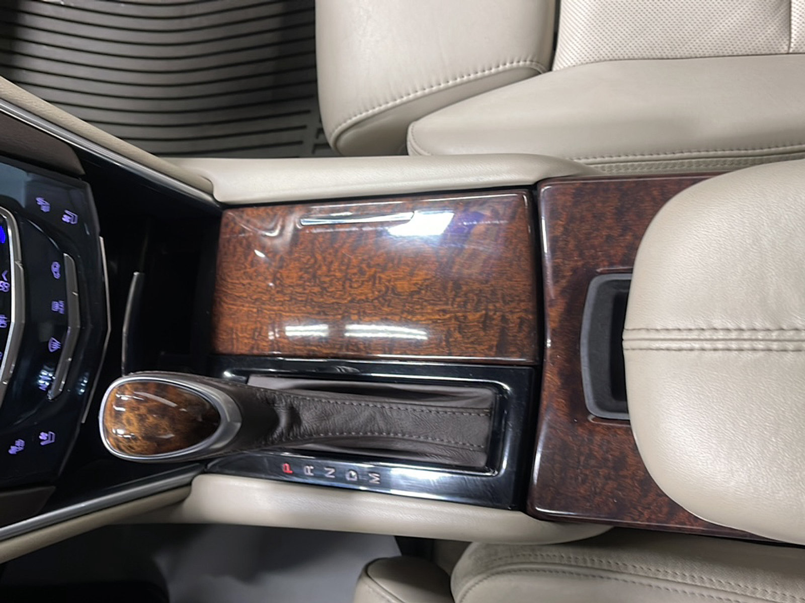 Used 2014 Cadillac XTS Premium w/ Driver Assist Package FWD image 11