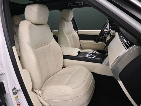 Used 2023 Land Rover Range Rover SE image 23