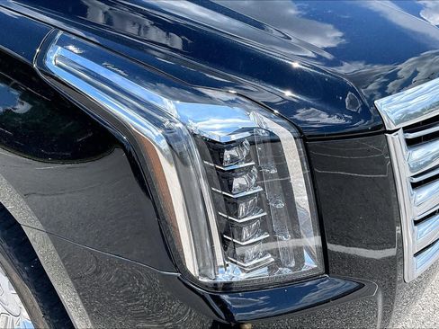 Used 2020 Cadillac Escalade Platinum RWD image 28