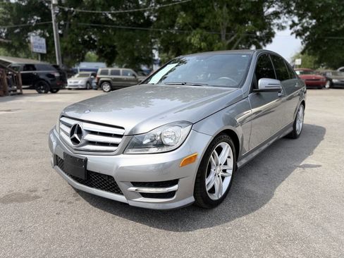 Used 2012 Mercedes-Benz C 300 4MATIC Sedan image 3
