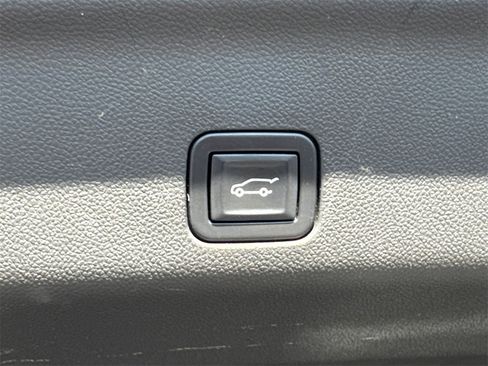 Used 2023 Chevrolet Tahoe LT w/ LT Signature Plus Package image 21