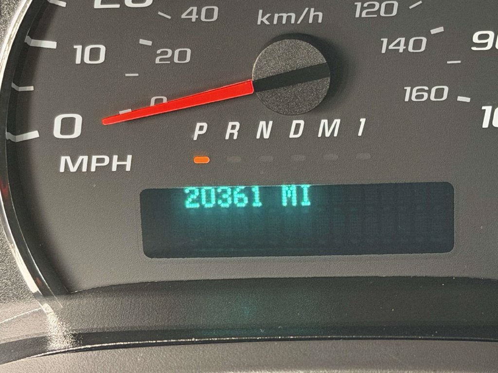 Used 2025 Chevrolet Express 2500 w/ Driver Convenience Package RWD image 28
