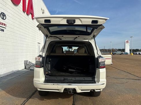 Used 2014 Toyota 4Runner Limited image 30