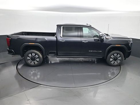 New 2026 GMC Sierra 3500 Denali w/ Denali Reserve Package image 16