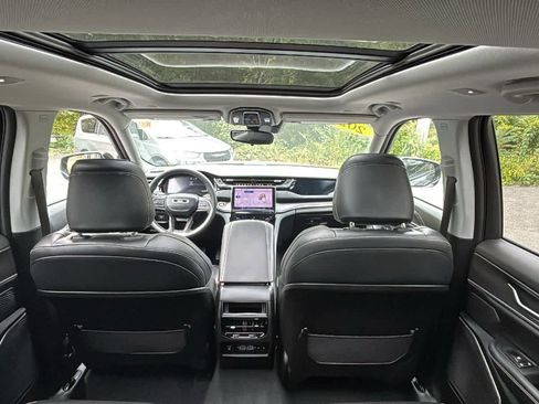 Used 2023 Jeep Grand Cherokee 4WD 4xe image 34