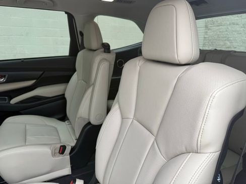 New 2026 Subaru Ascent Limited image 27