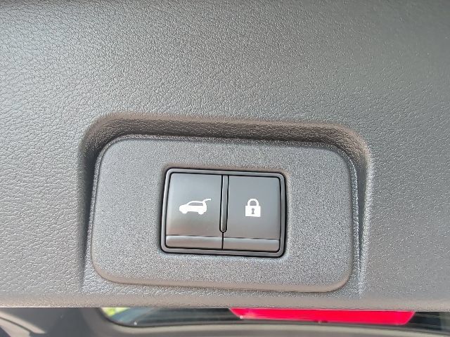 Certified 2023 Nissan Rogue SV w/ SV Premium B Package AWD/4WD image 6
