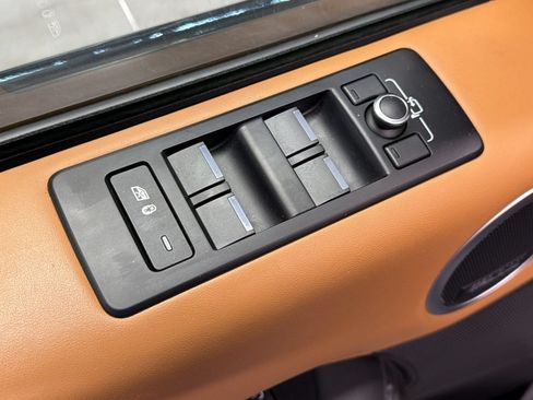 Used 2018 Land Rover Discovery HSE Luxury AWD/4WD image 13