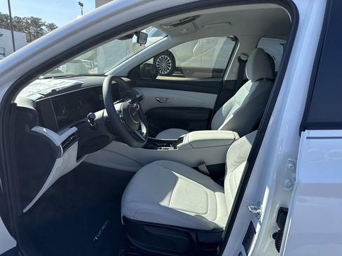 New 2026 Hyundai Tucson SE image 9