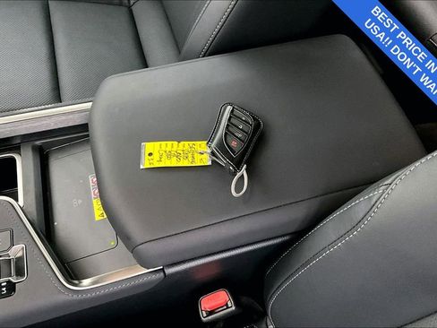 Used 2025 Lexus GX 550 w/ Accessory Package (2T) image 14