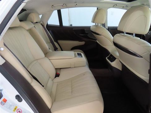 Used 2019 Lexus LS 500 w/ Interior Upgrade Package RWD image 43