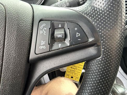 Used 2019 Chevrolet Trax LS AWD/4WD image 18