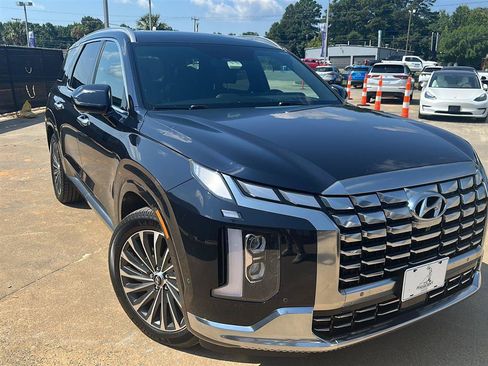 Used 2024 Hyundai Palisade Calligraphy AWD/4WD image 2