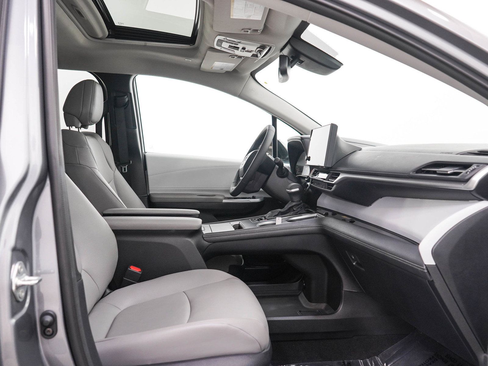 Used 2026 Toyota Sienna XLE AWD/4WD image 13